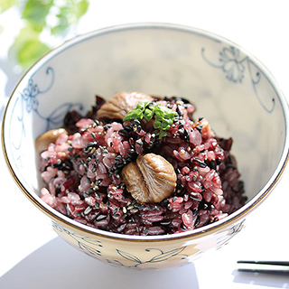 黒米と黒胡麻と栗のごはん 黒米と黒胡麻と栗のごはん|腎の養生薬膳