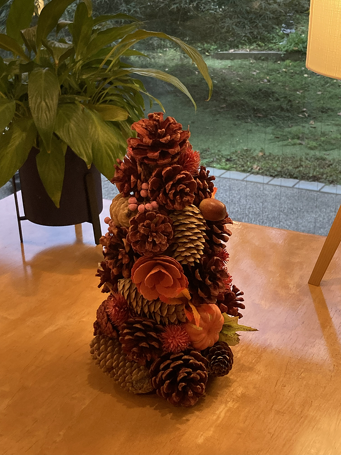 食卓の秋のツリー